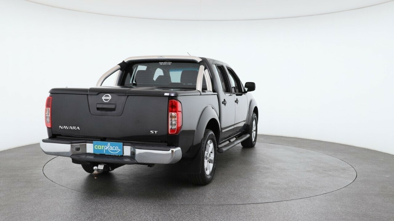 Nissan Navara image 2