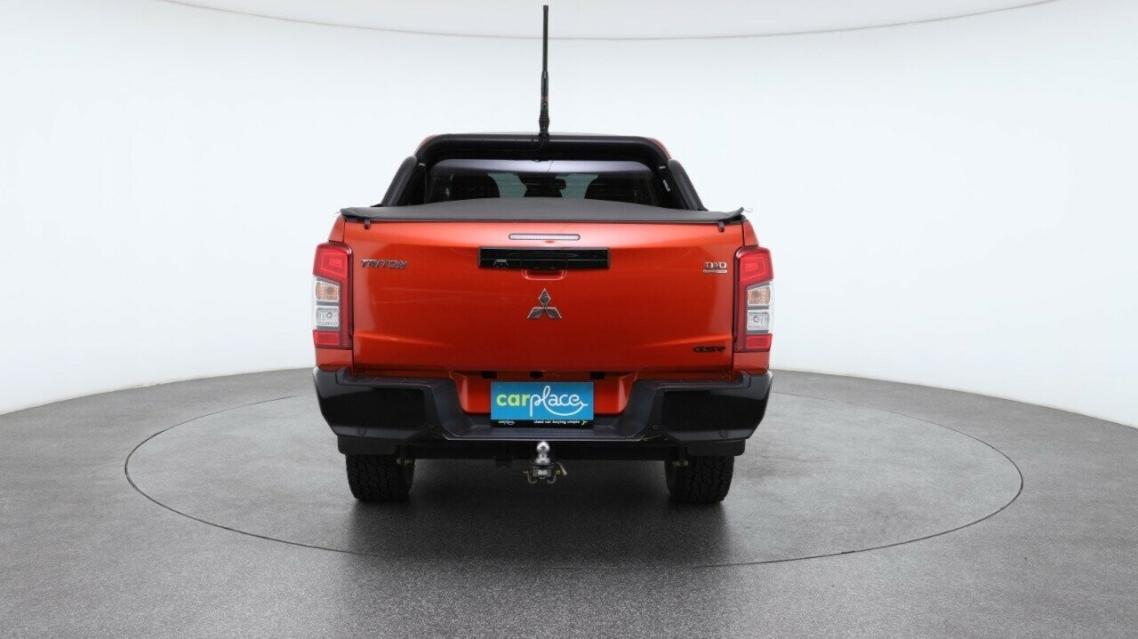 Mitsubishi Triton image 2