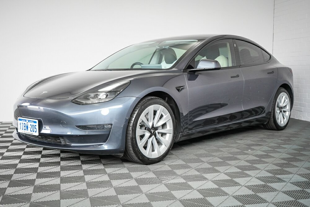 Tesla Model 3 image 4