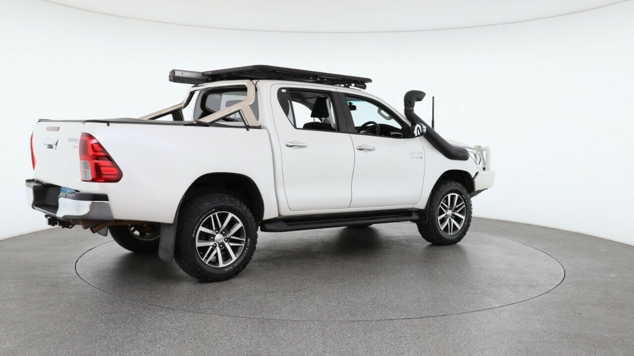 Toyota Hilux image 4