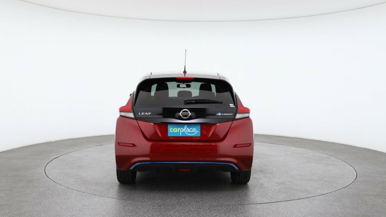 Nissan Leaf image 2