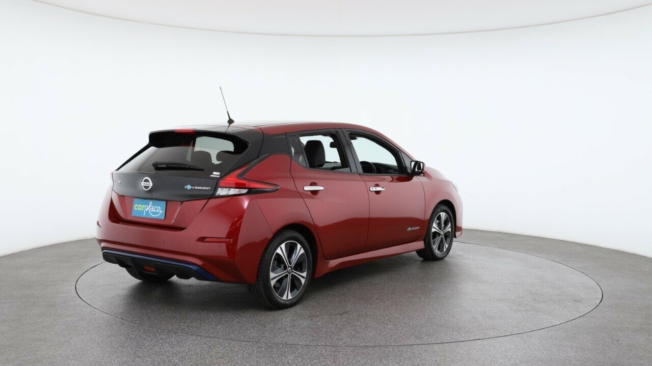 Nissan Leaf image 4