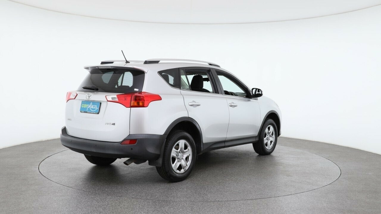 Toyota Rav4 image 4