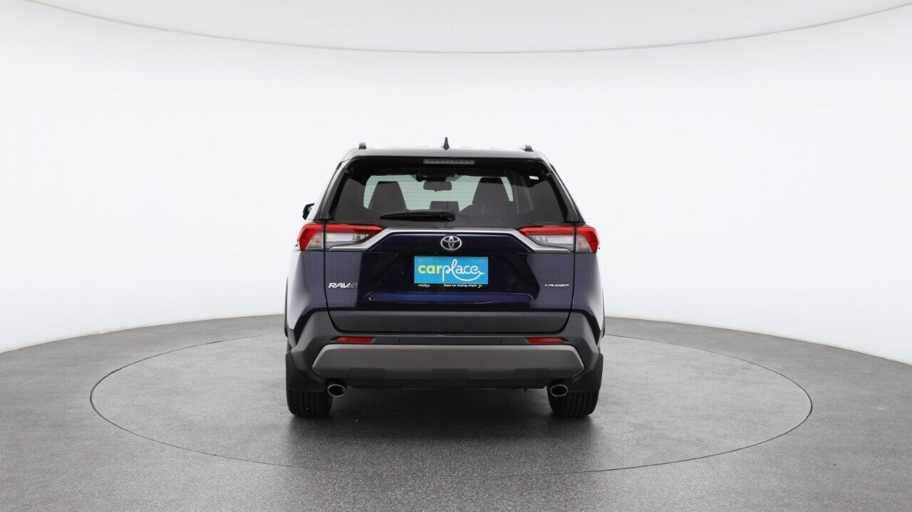 Toyota Rav4 image 2