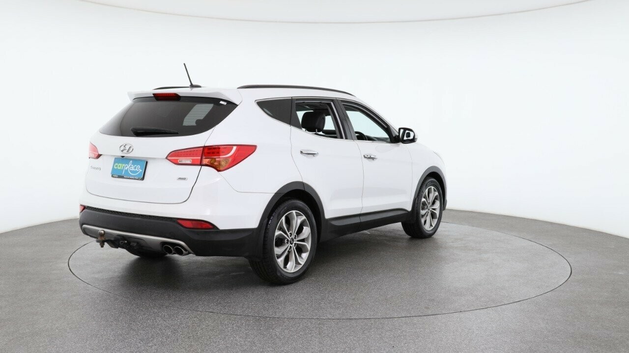 Hyundai Santa Fe image 4