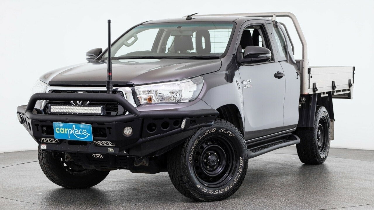 Toyota Hilux image 1