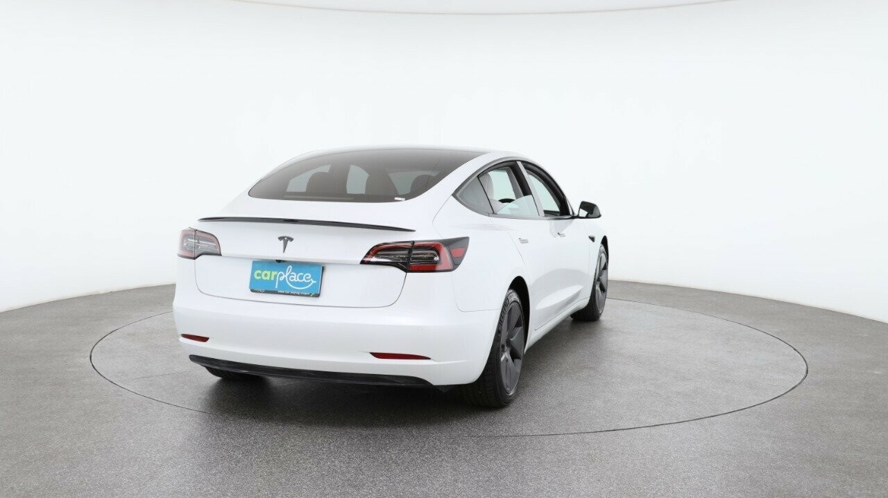 Tesla Model 3 image 3