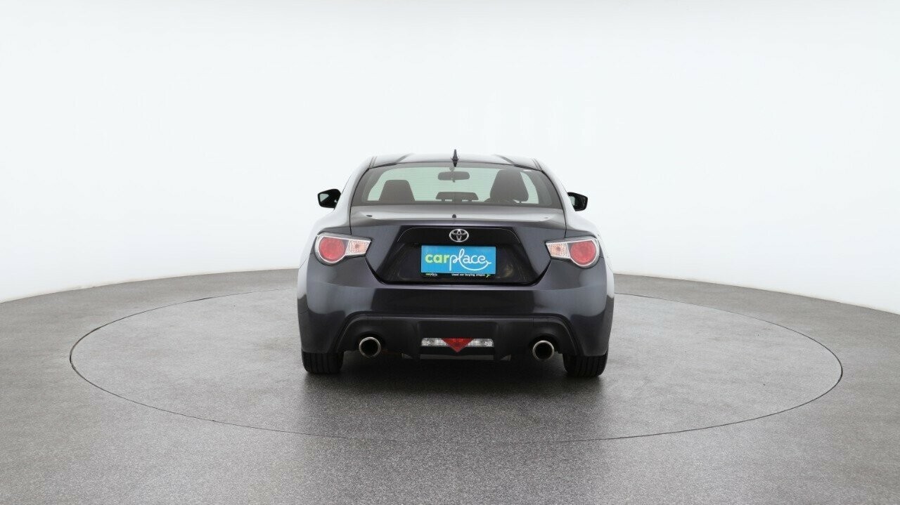 Toyota 86 image 2