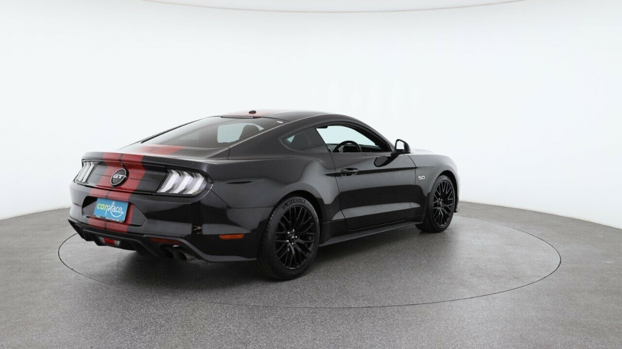 Ford Mustang image 4