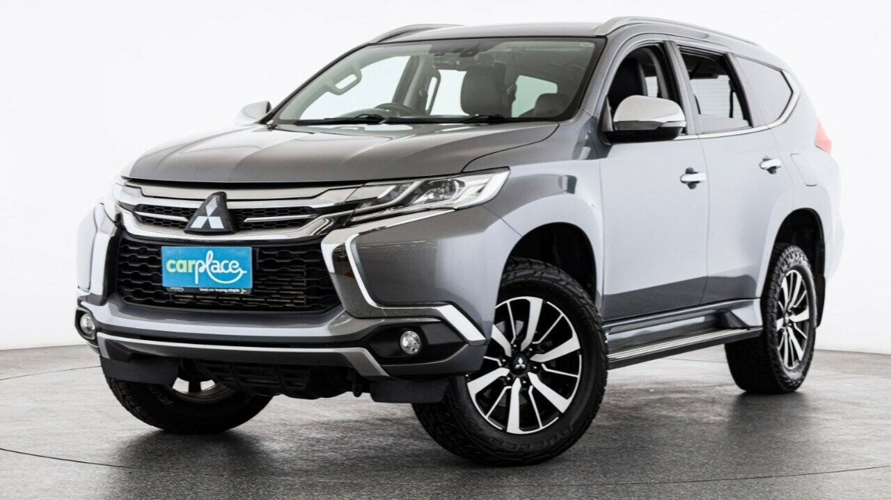 Mitsubishi Pajero Sport image 1