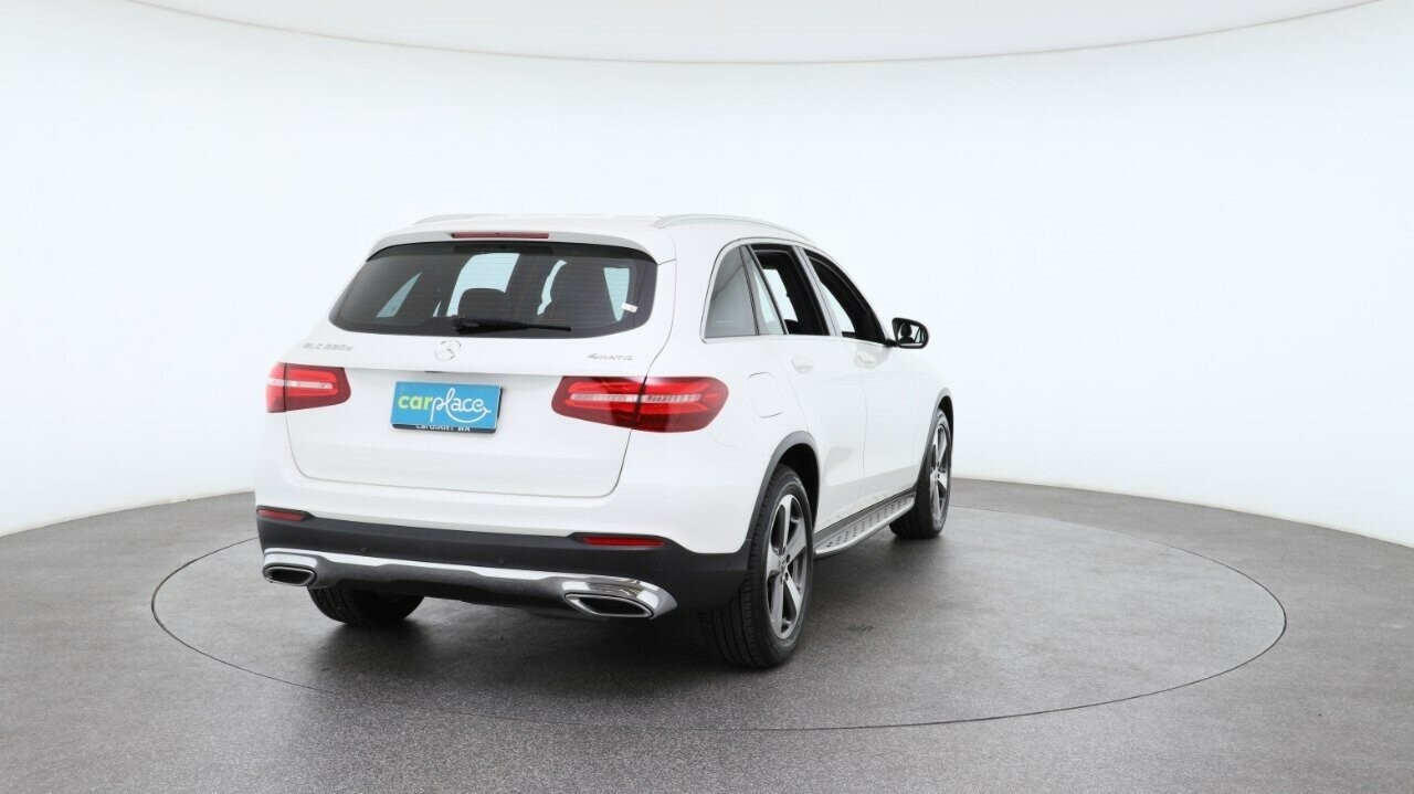 Mercedes Benz Glc-class image 3