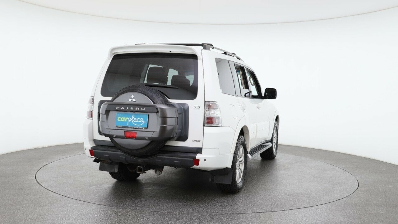 Mitsubishi Pajero image 3