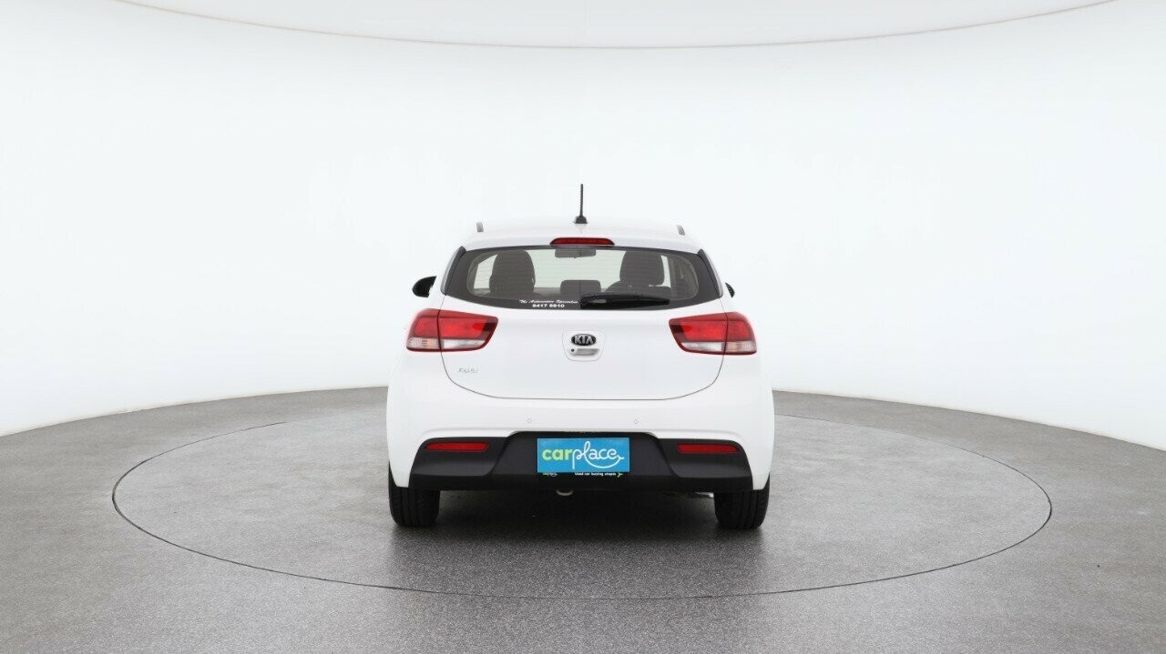 Kia Rio image 2