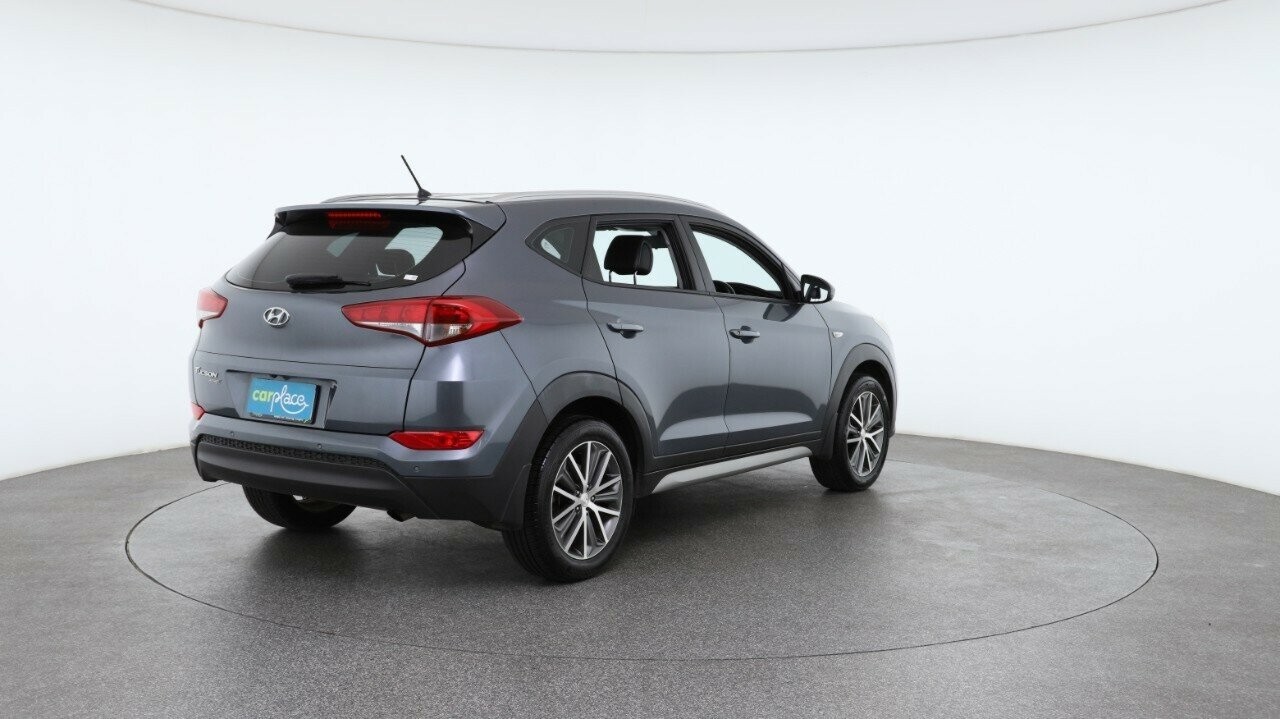 Hyundai Tucson image 3