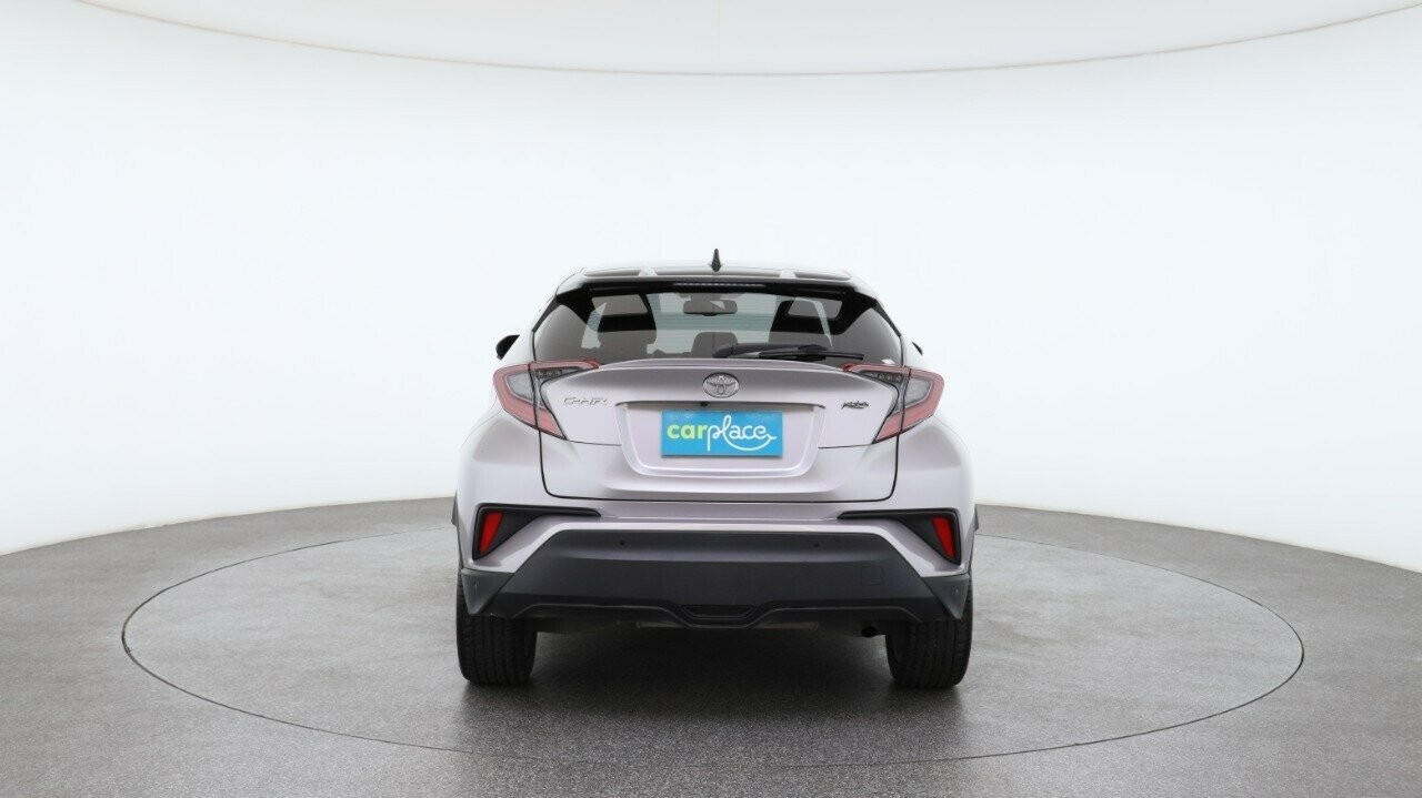 Toyota C-hr image 2