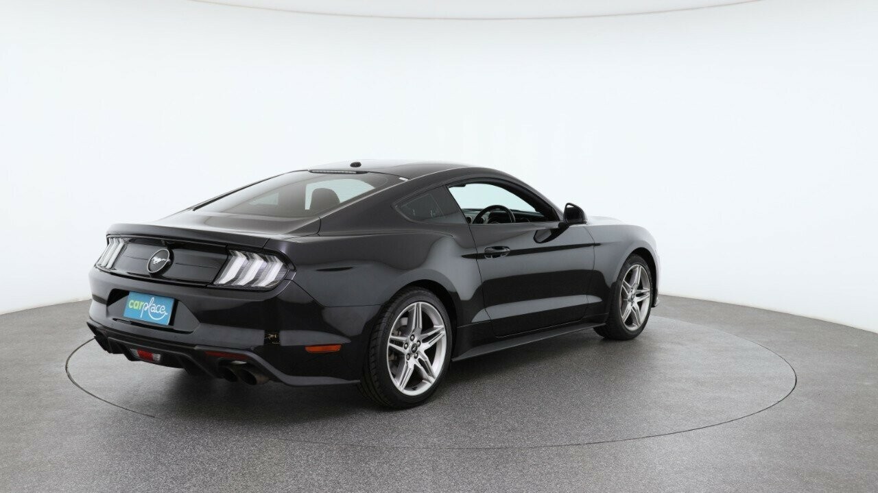 Ford Mustang image 4