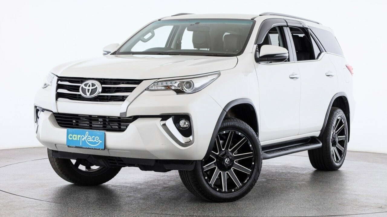 Toyota Fortuner image 1