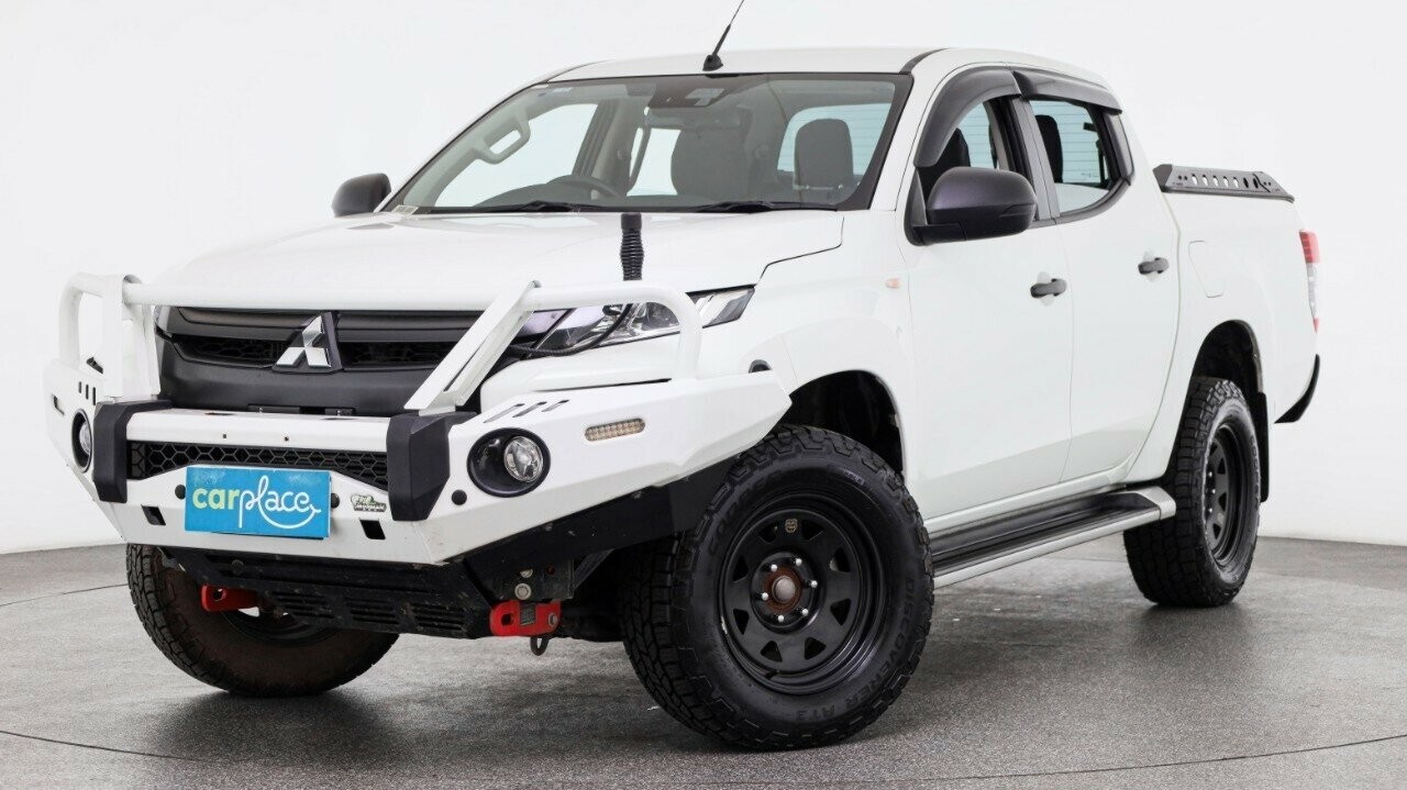 Mitsubishi Triton image 1