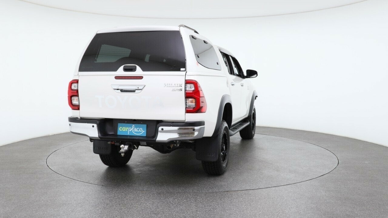 Toyota Hilux image 3