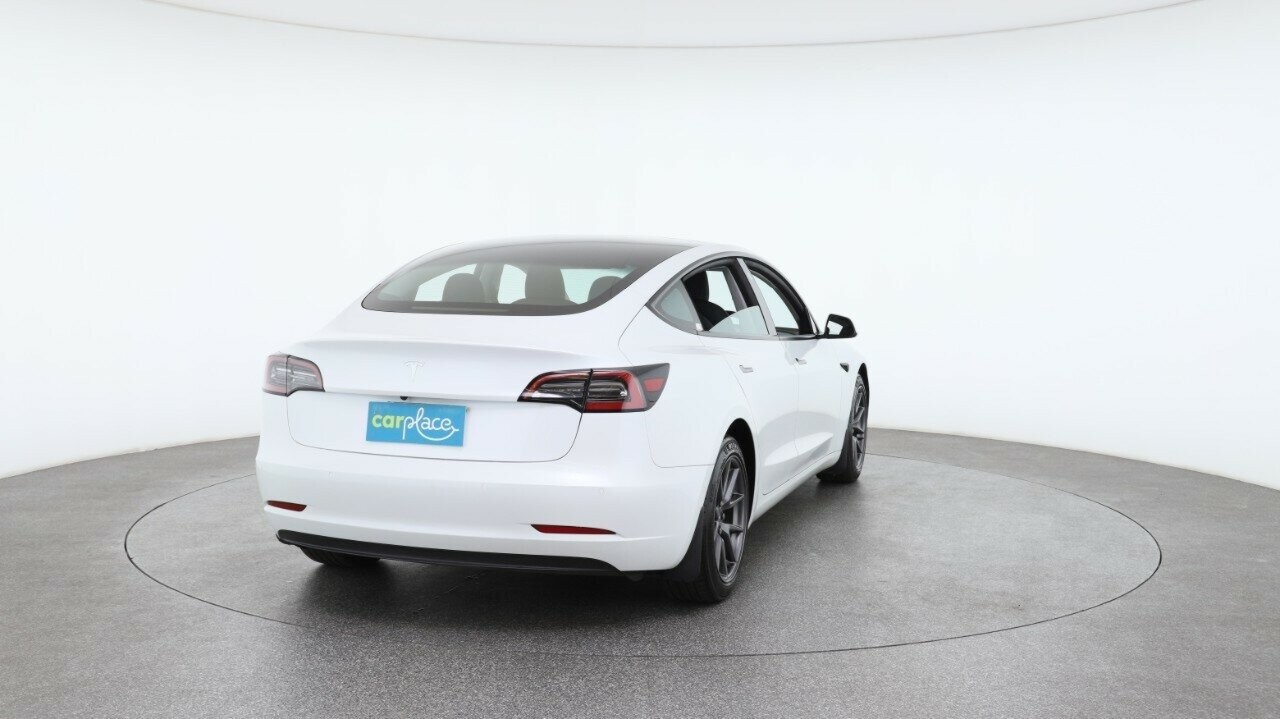 Tesla Model 3 image 3