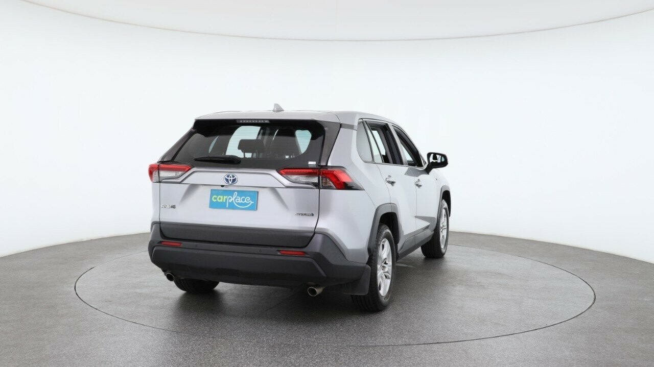 Toyota Rav4 image 3