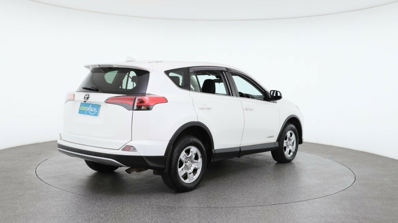 Toyota Rav4 image 4