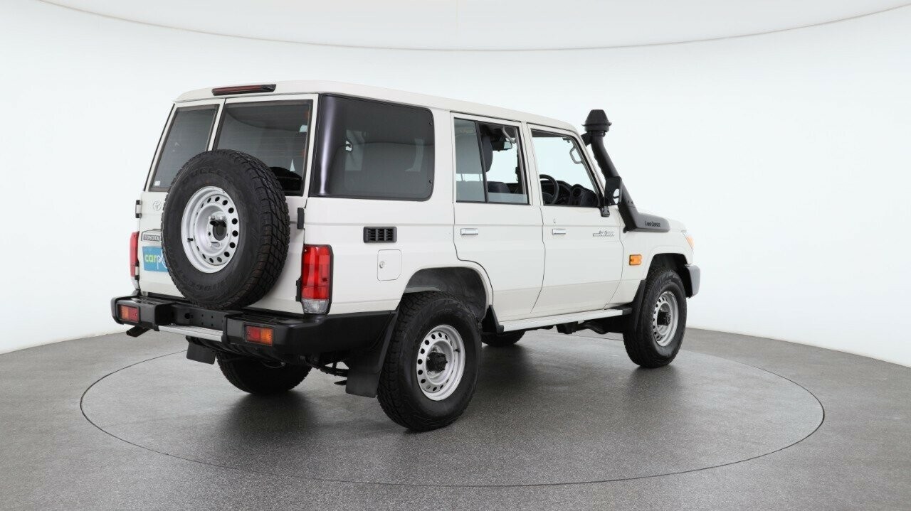 Toyota Landcruiser image 4