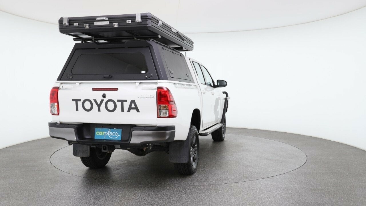 Toyota Hilux image 4