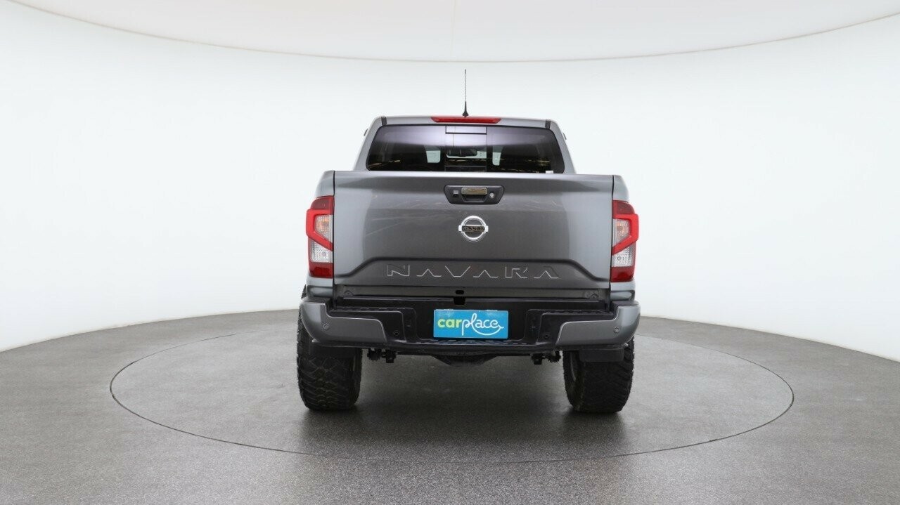 Nissan Navara image 2