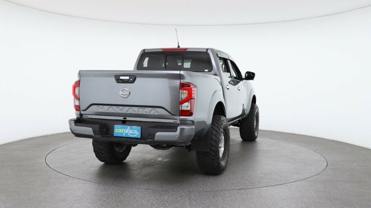 Nissan Navara image 3