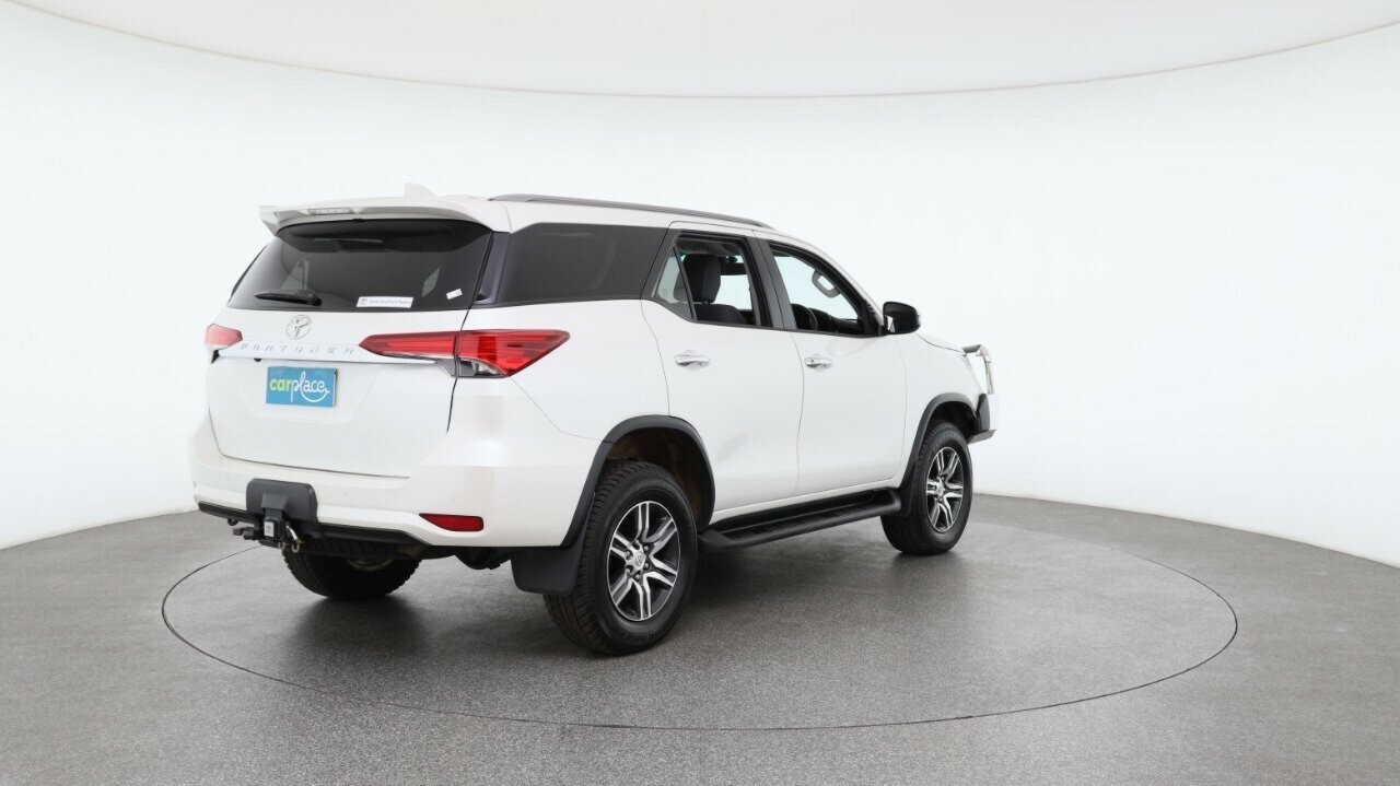 Toyota Fortuner image 4