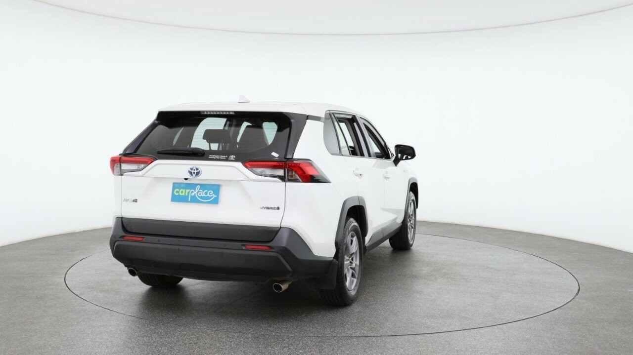 Toyota Rav4 image 3