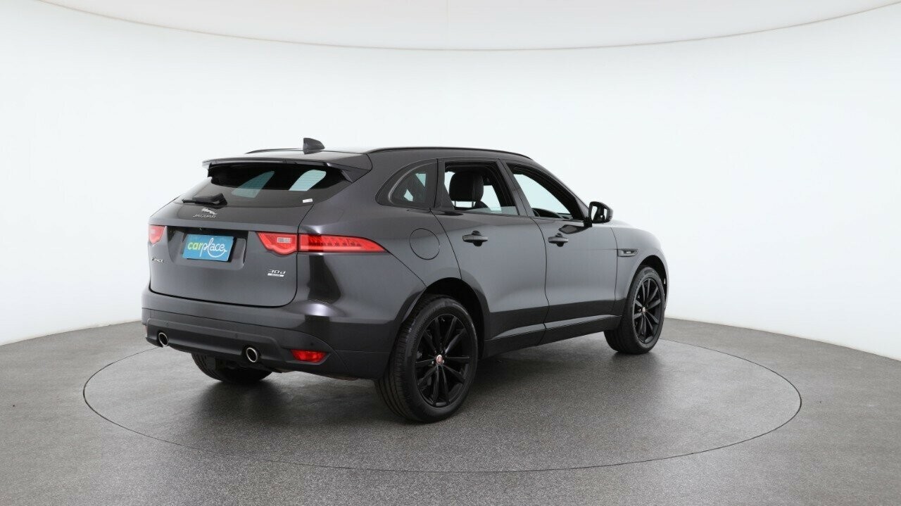 Jaguar F-pace image 4