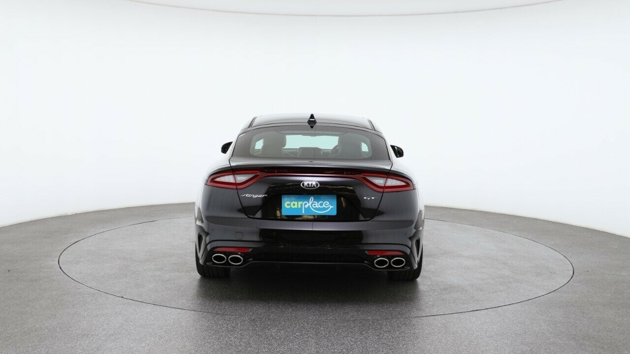 Kia Stinger image 2