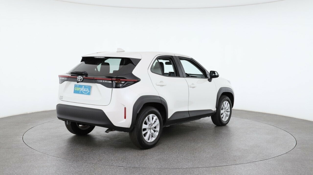 Toyota Yaris Cross image 4