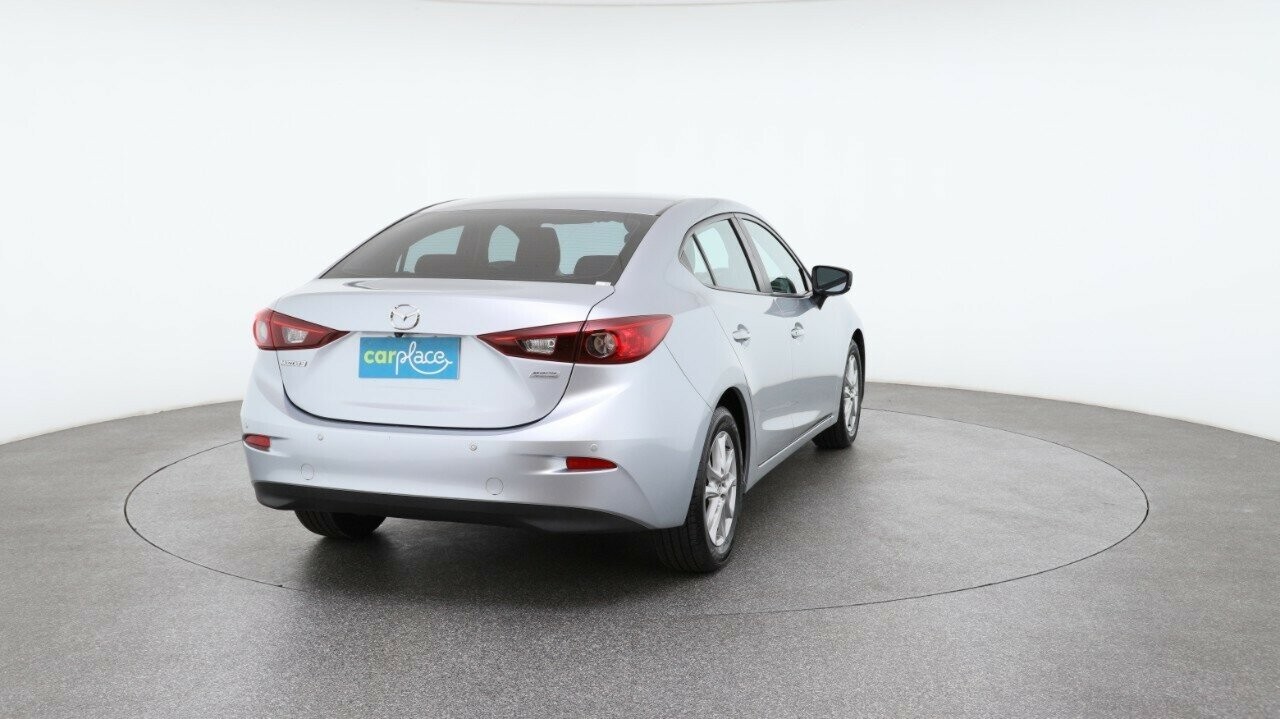 Mazda 3 image 3