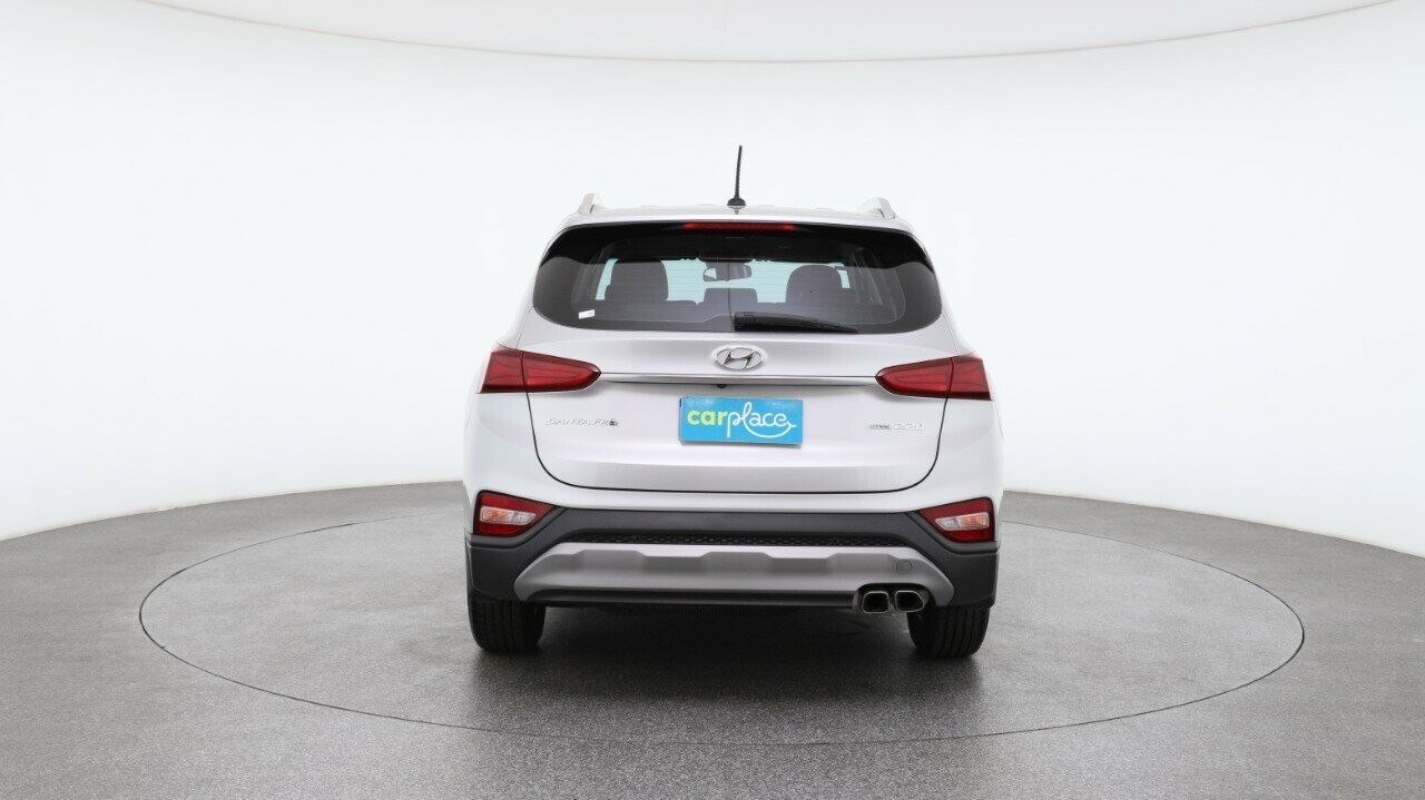 Hyundai Santa Fe image 2