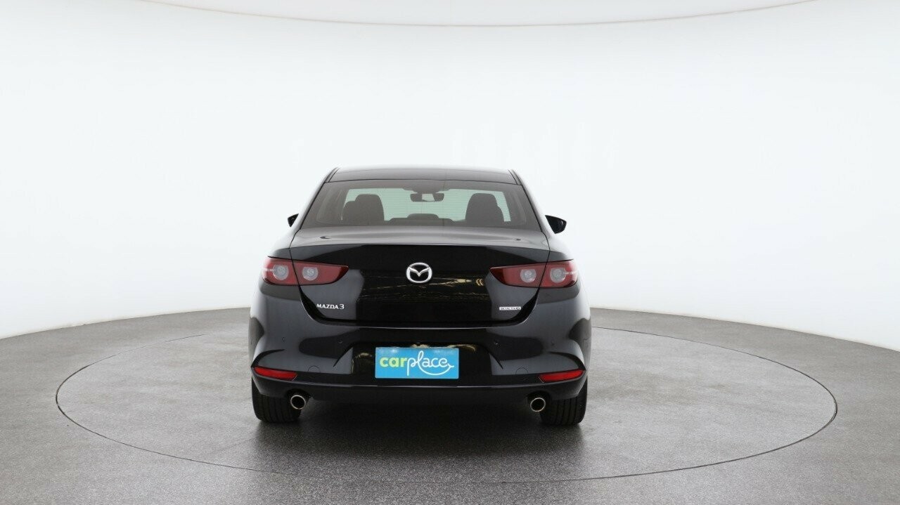 Mazda 3 image 2