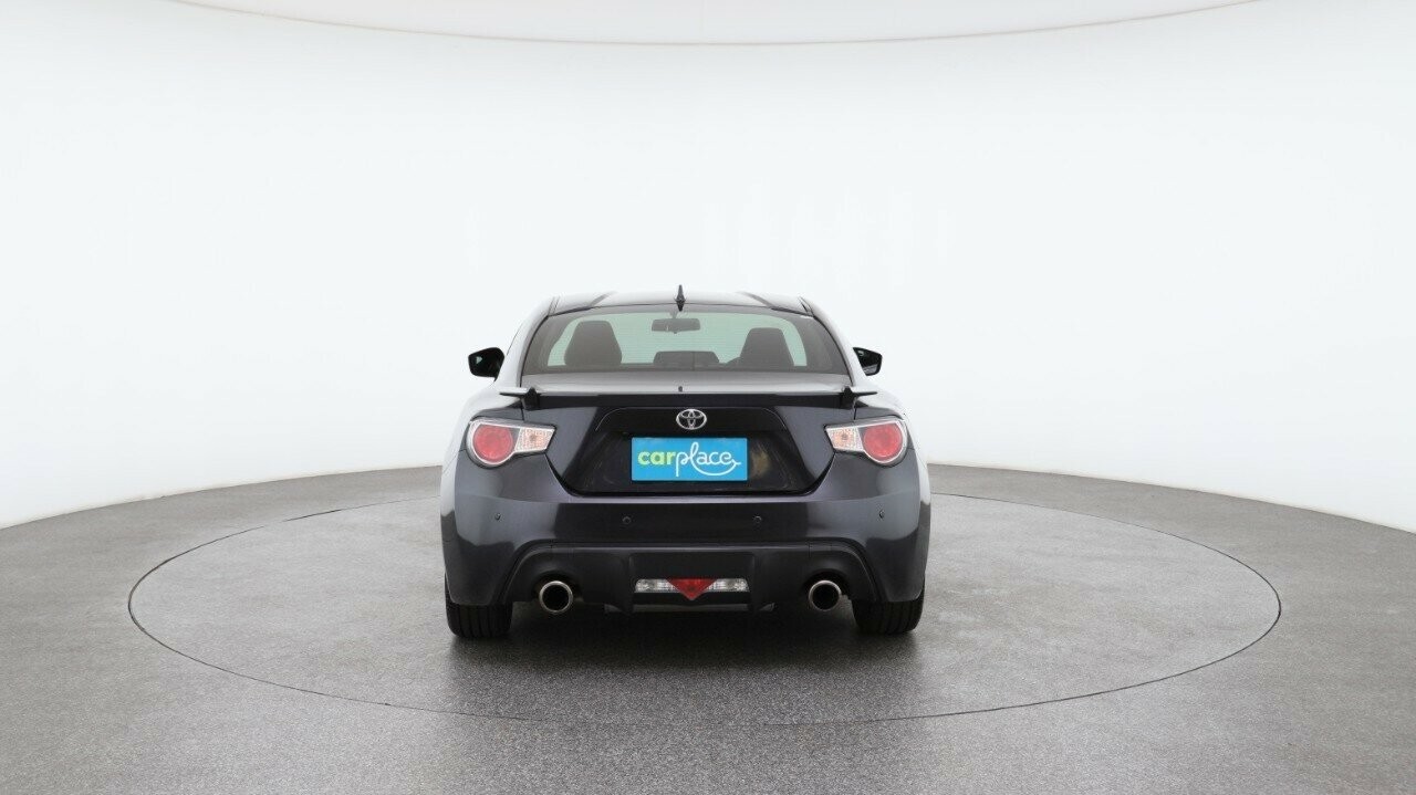 Toyota 86 image 2