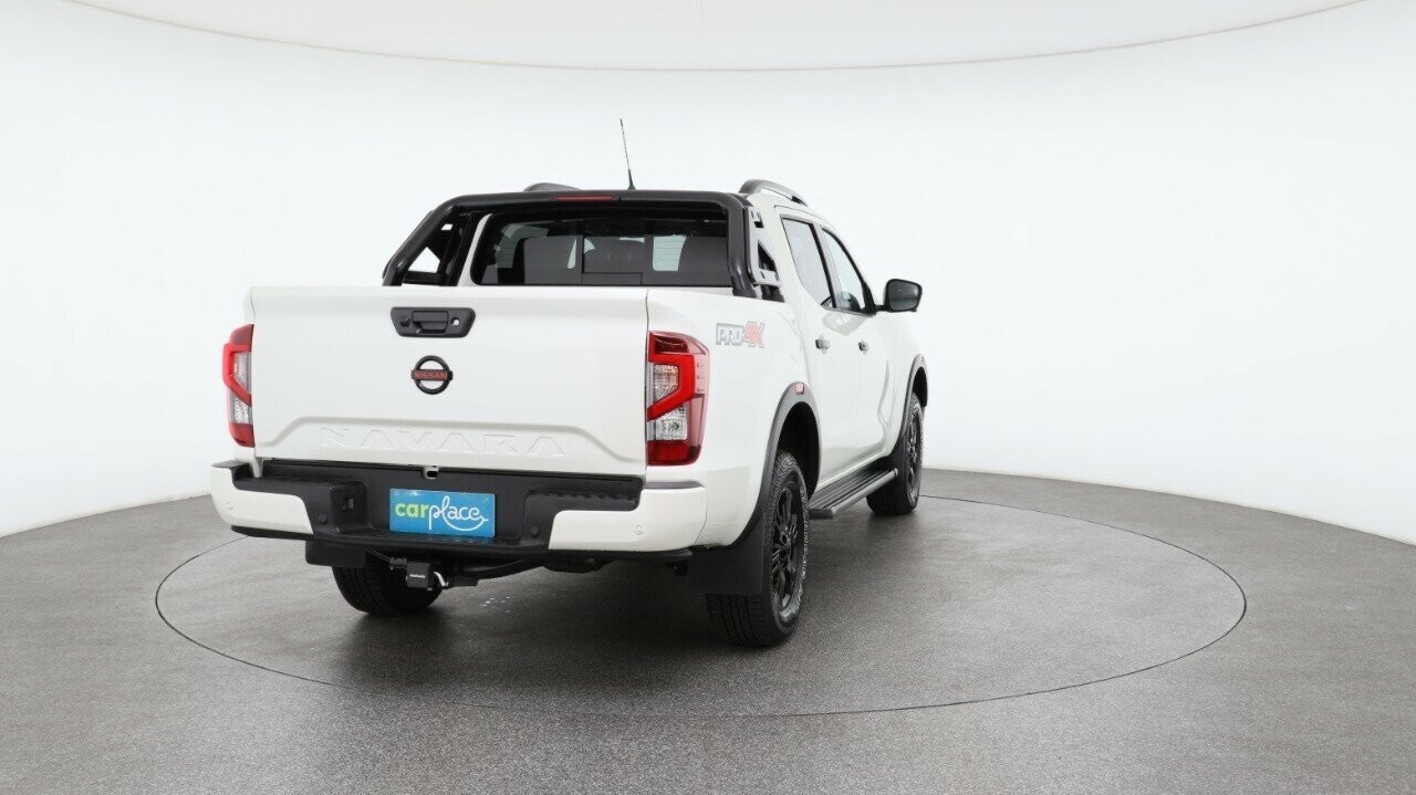 Nissan Navara image 3