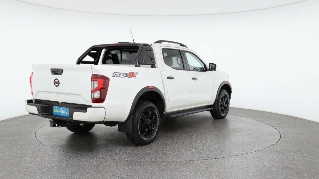 Nissan Navara image 4