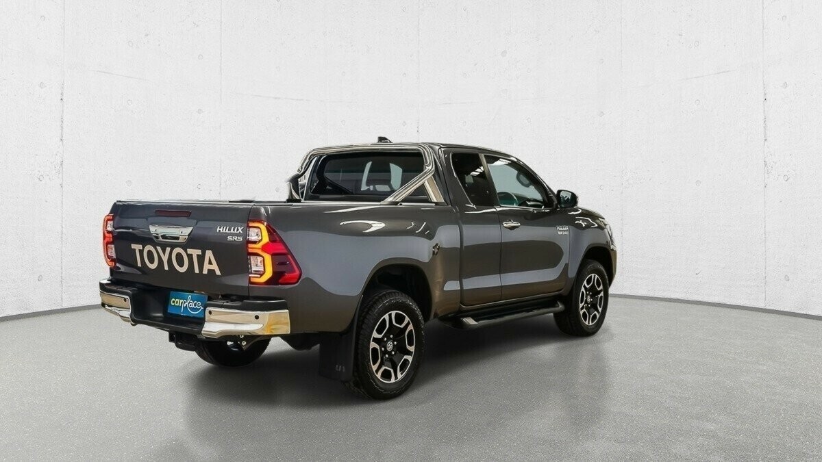 Toyota Hilux image 4