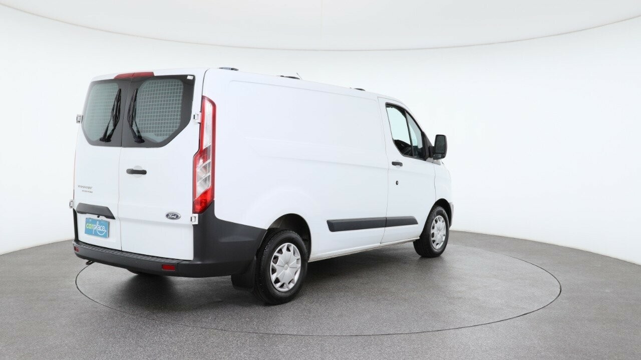 Ford Transit Custom image 3