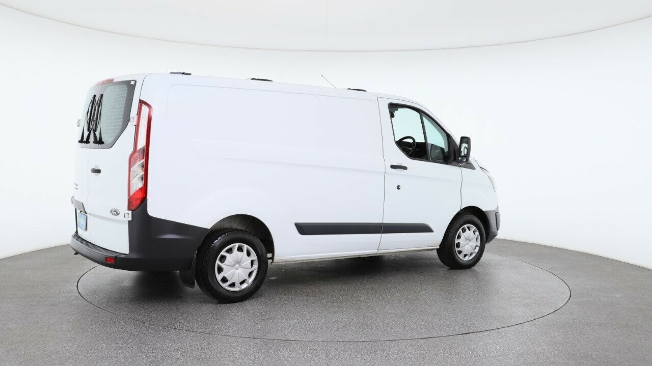 Ford Transit Custom image 4