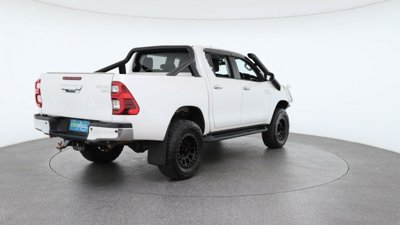 Toyota Hilux image 4