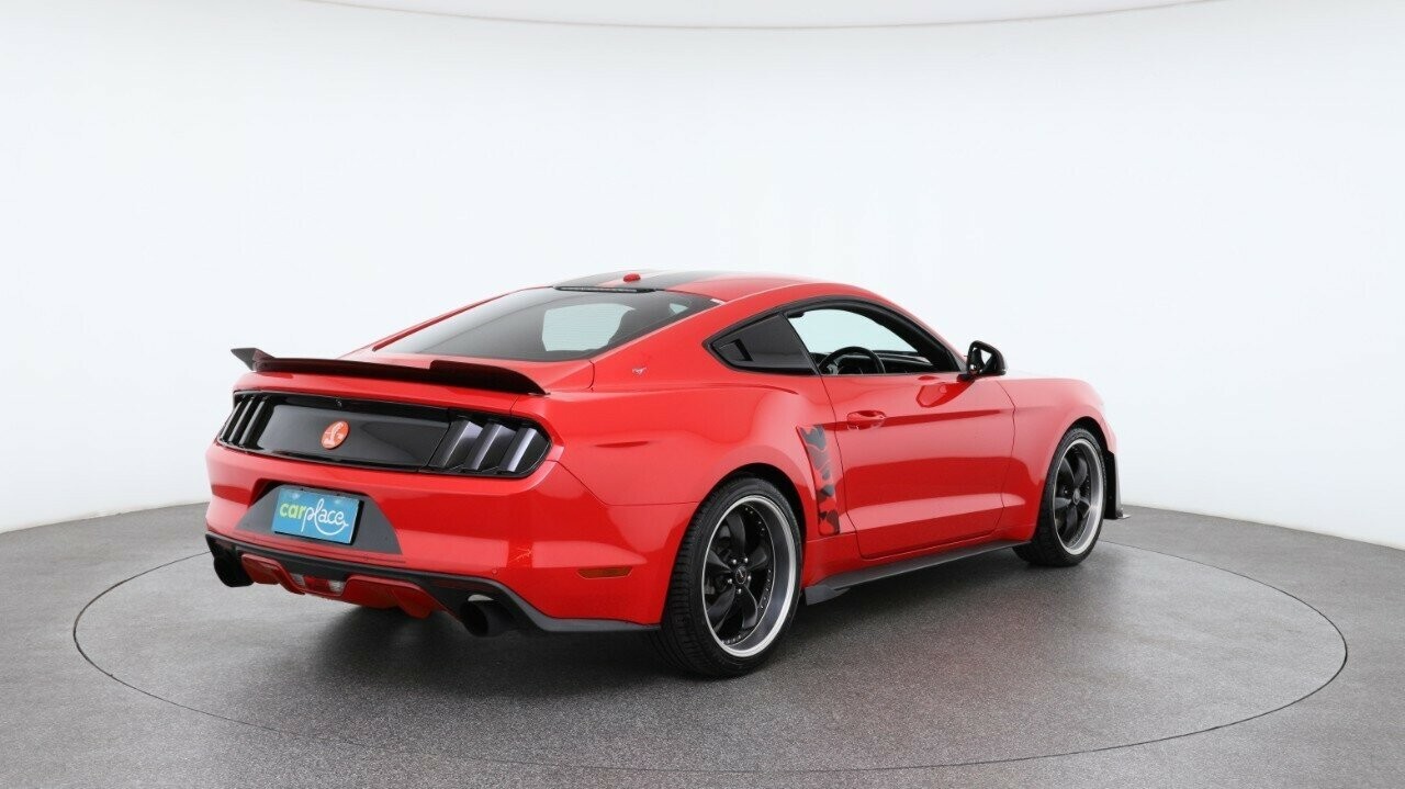 Ford Mustang image 4