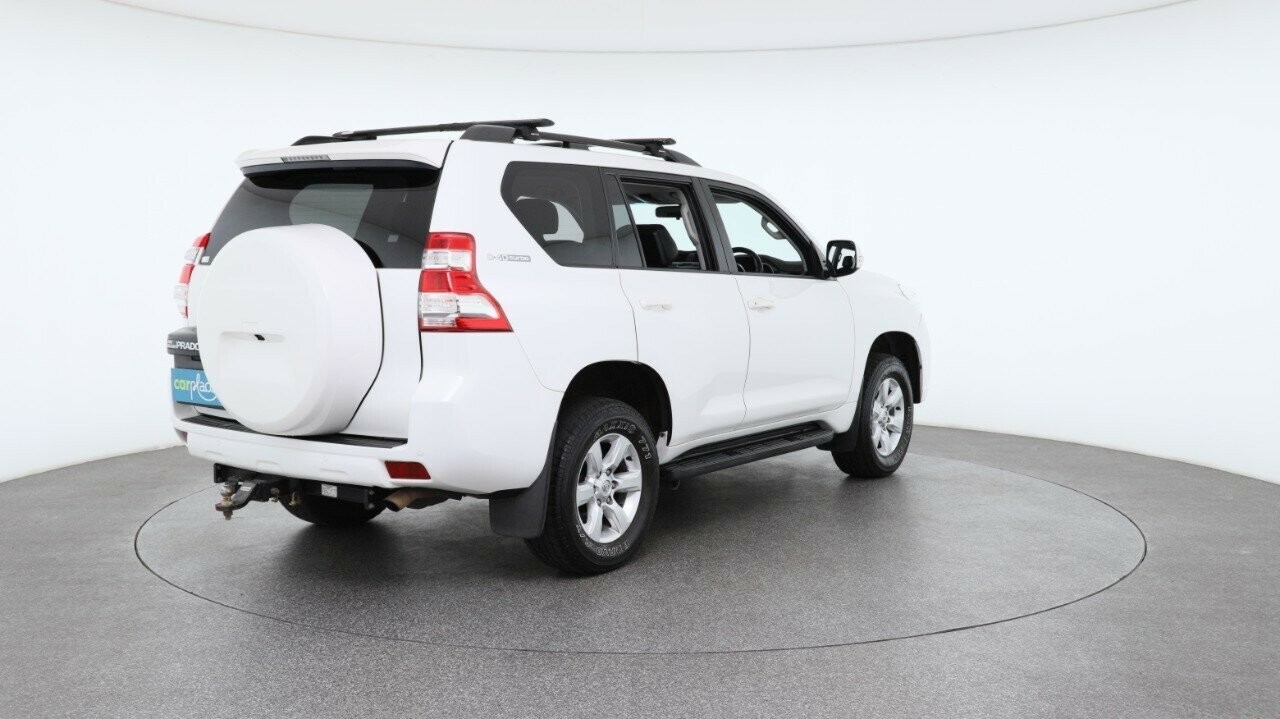 Toyota Landcruiser Prado image 4