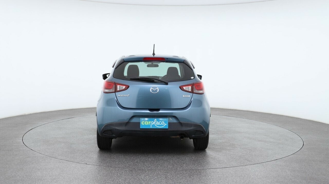 Mazda 2 image 2