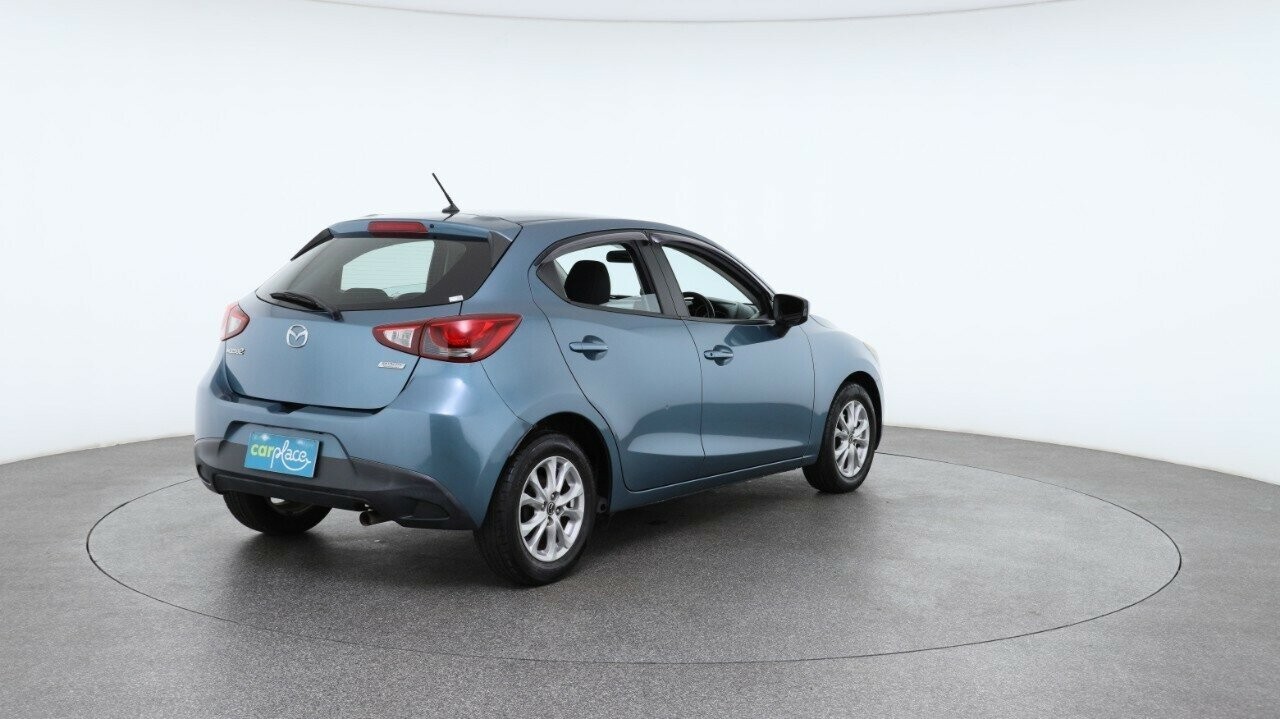 Mazda 2 image 4