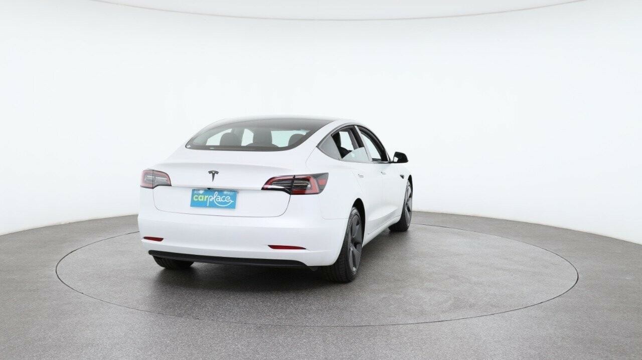 Tesla Model 3 image 3